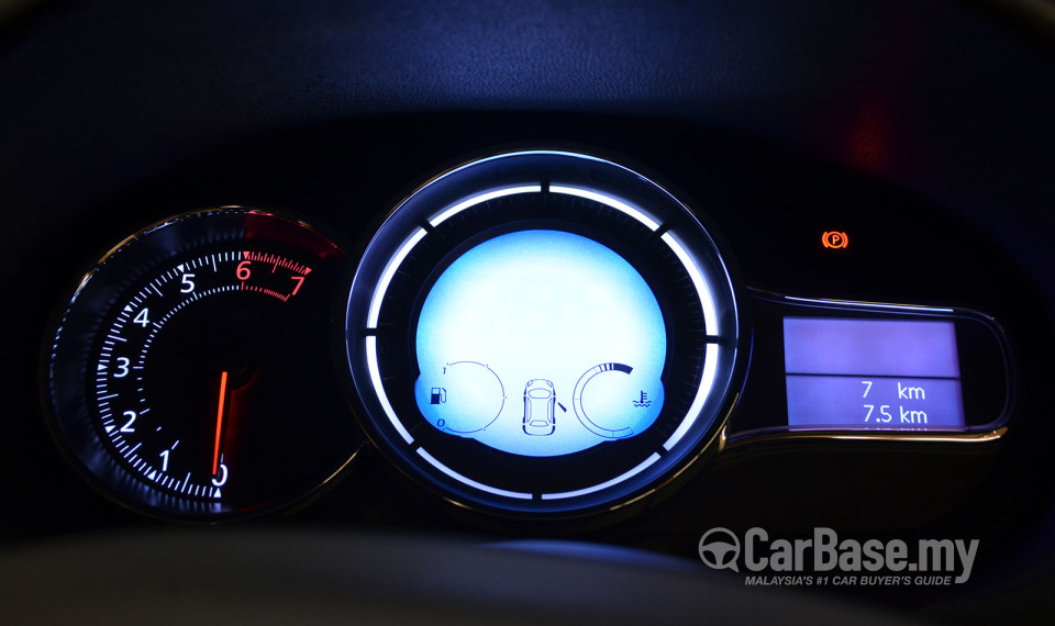 Renault Fluence Mk1 (2014) Interior