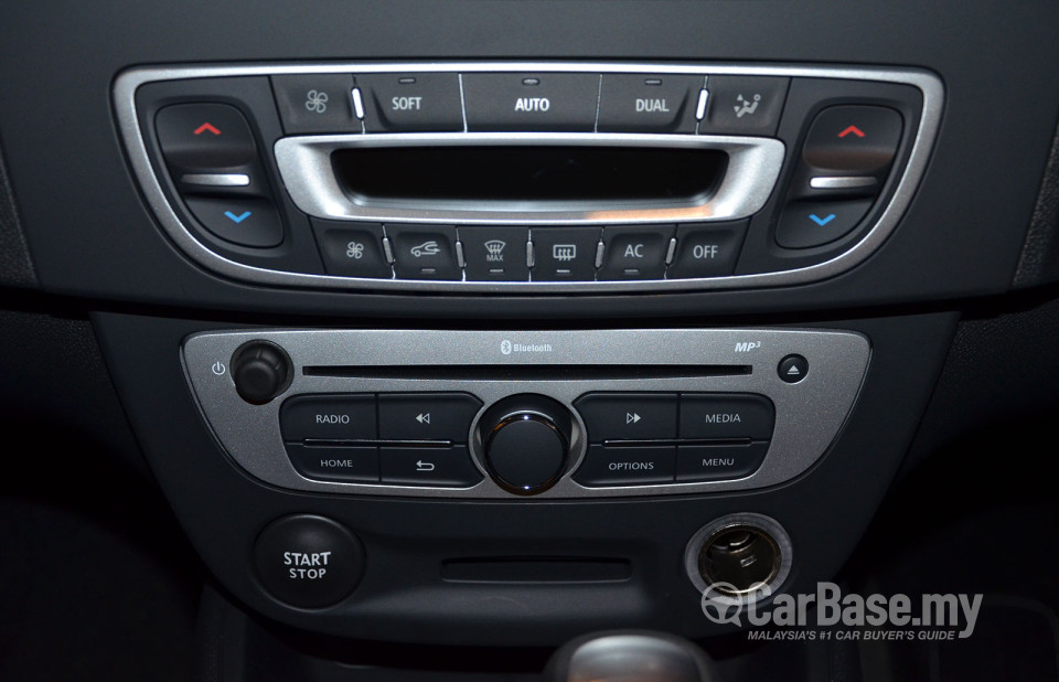 Renault Fluence Mk1 (2014) Interior