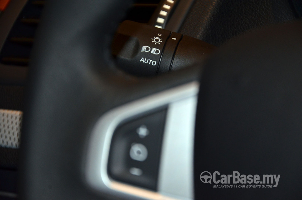 Renault Fluence Mk1 (2014) Interior