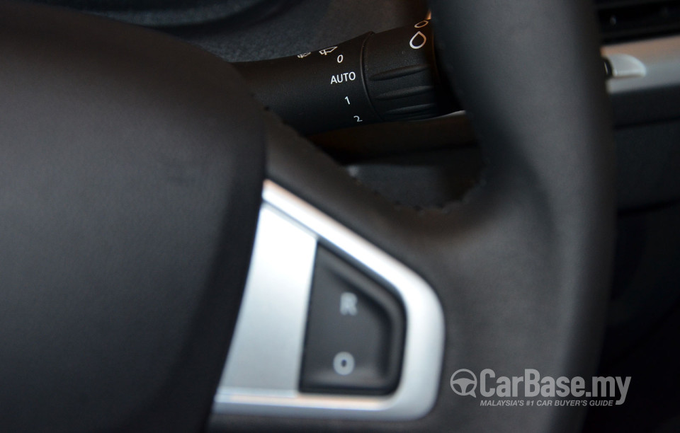 Renault Fluence Mk1 (2014) Interior