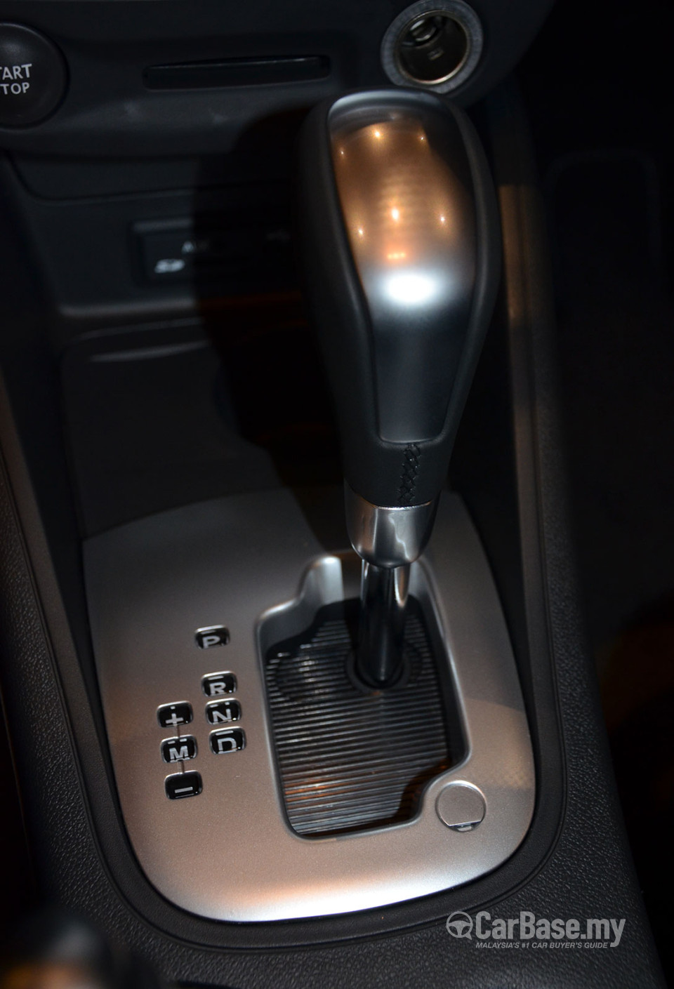 Renault Fluence Mk1 (2014) Interior