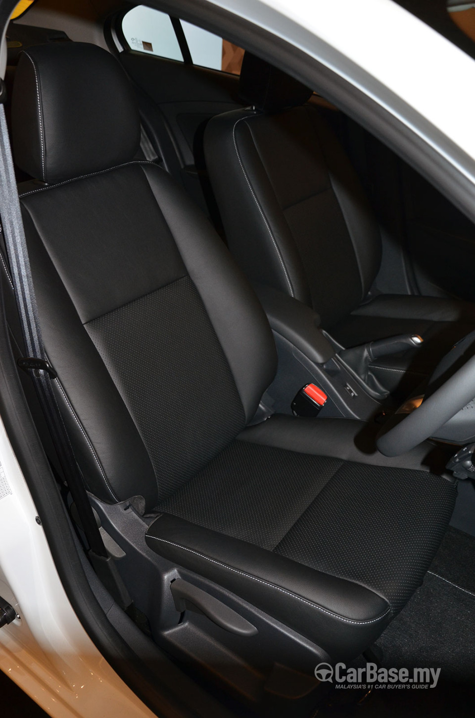 Renault Fluence Mk1 (2014) Interior