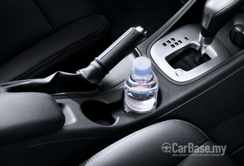 Renault Fluence Mk1 (2014) Interior