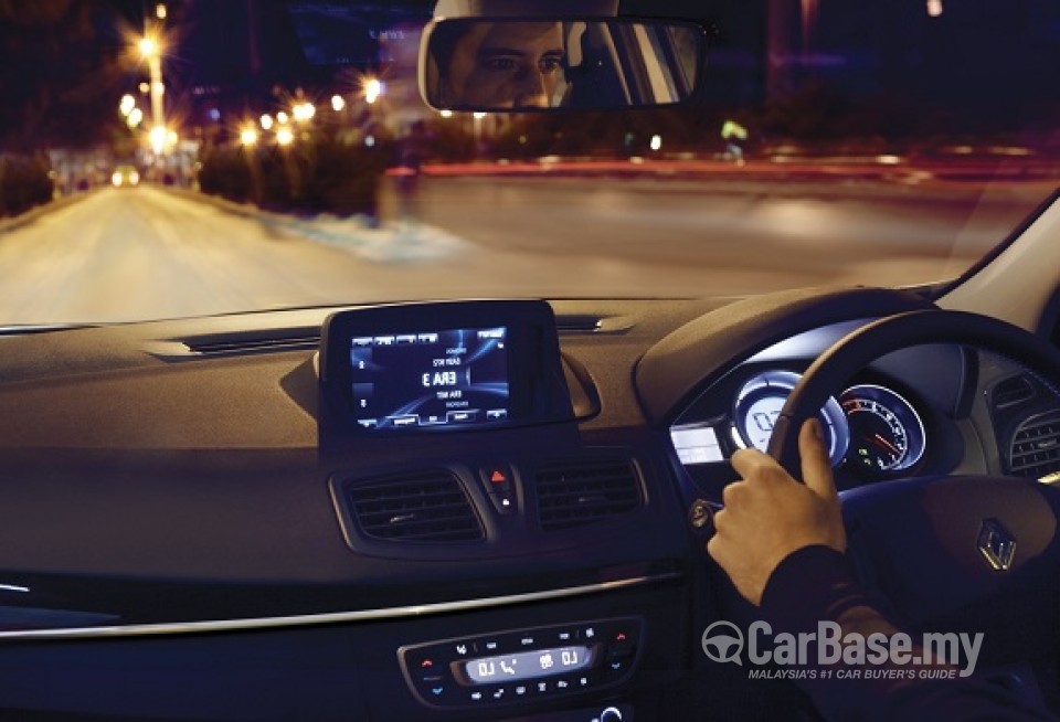 Renault Fluence Mk1 (2014) Interior