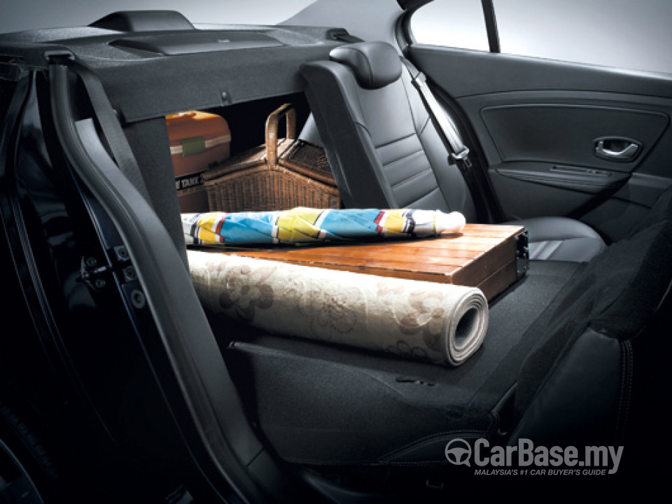 Renault Fluence Mk1 (2014) Interior