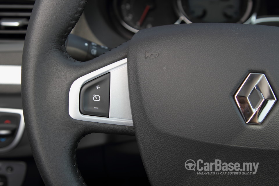 Renault Fluence Mk1 (2014) Interior