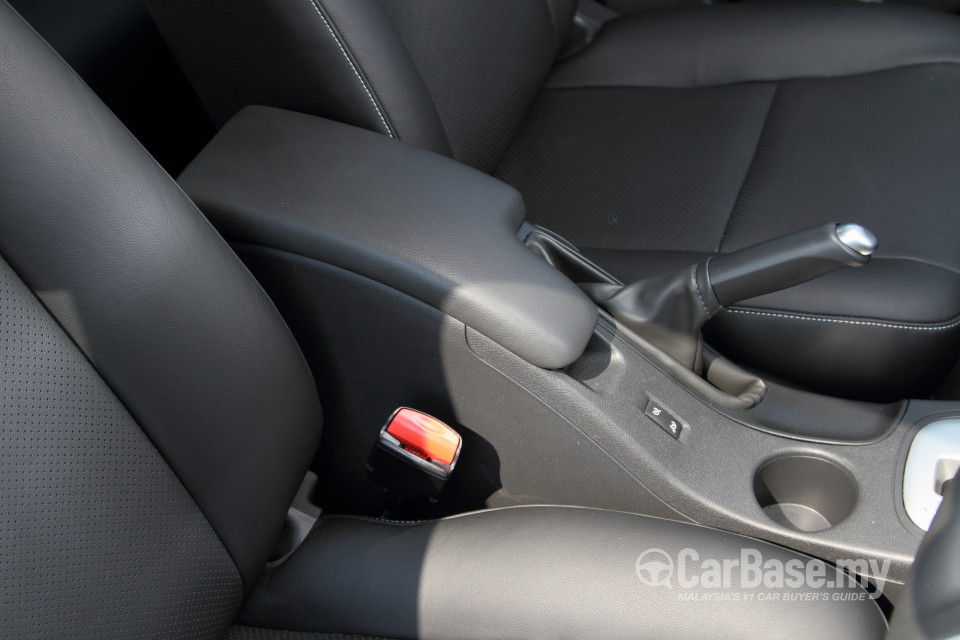 Renault Fluence Mk1 (2014) Interior