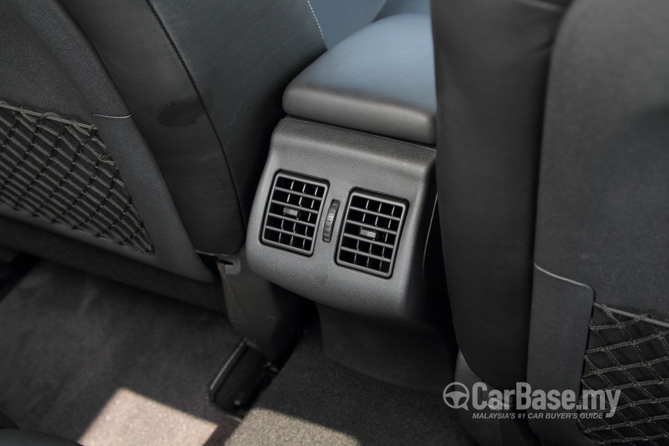 Renault Fluence Mk1 (2014) Interior