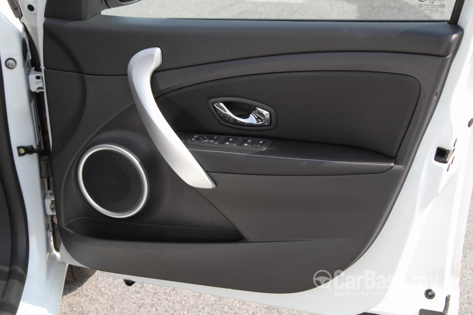 Renault Fluence Mk1 (2014) Interior