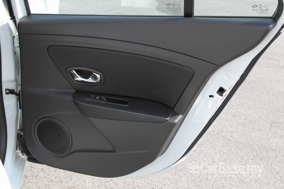 Renault Fluence Mk1 (2014) Interior