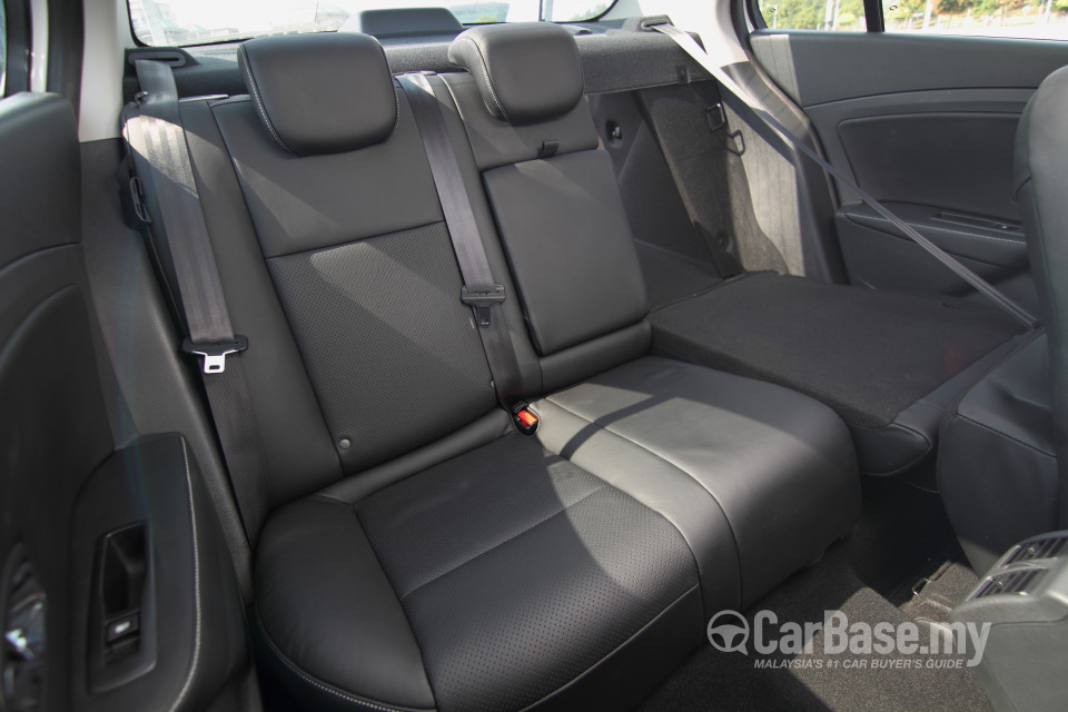 Renault Fluence Mk1 (2014) Interior