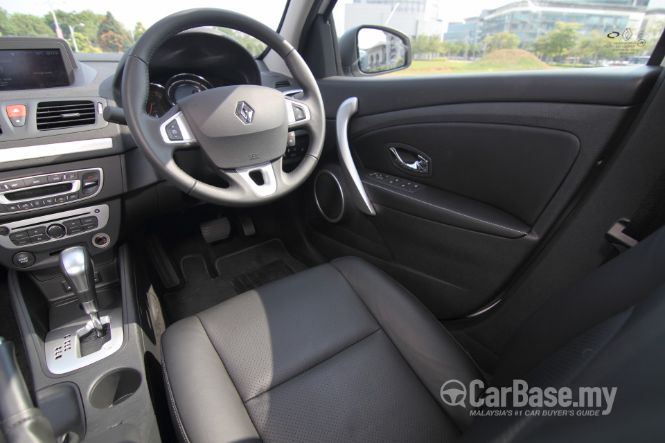 Renault Fluence Mk1 (2014) Interior