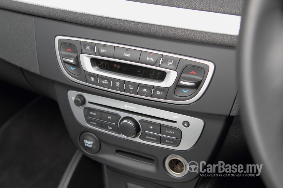 Renault Fluence Mk1 (2014) Interior