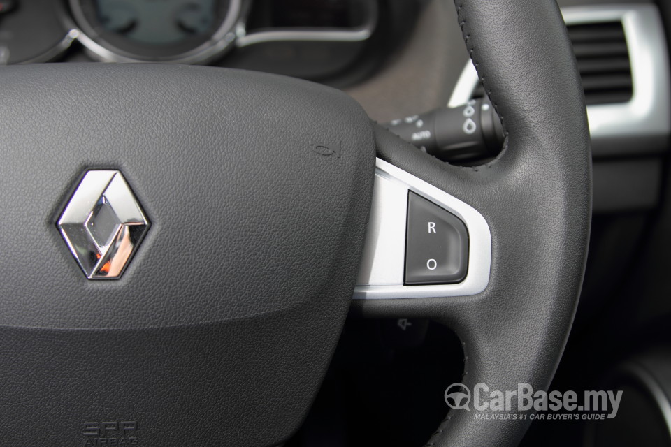 Renault Fluence Mk1 (2014) Interior