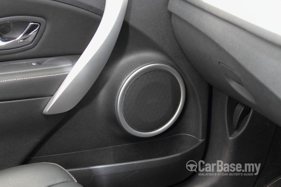 Renault Fluence Mk1 (2014) Interior