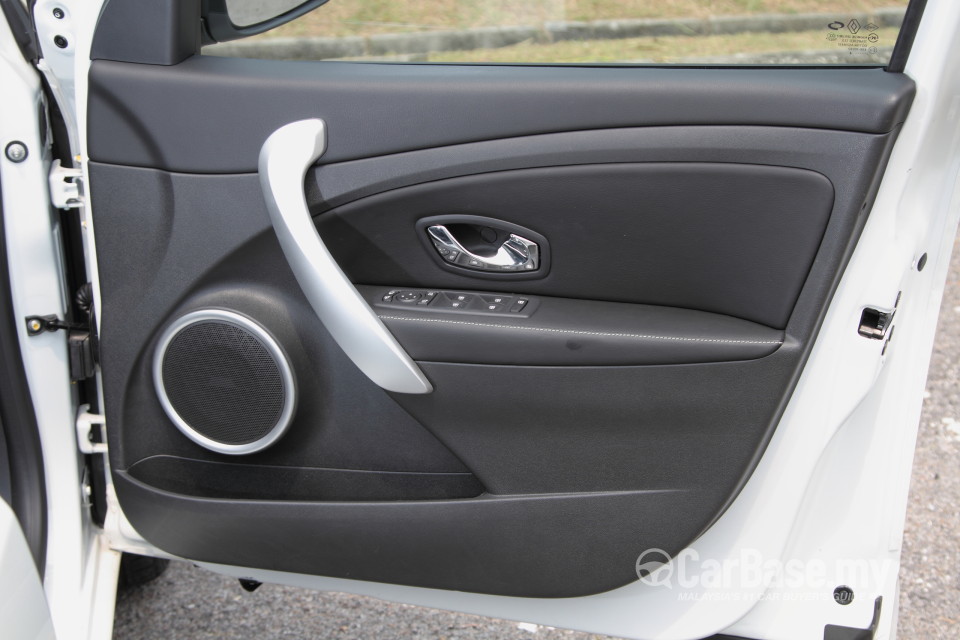 Renault Fluence Mk1 (2014) Interior