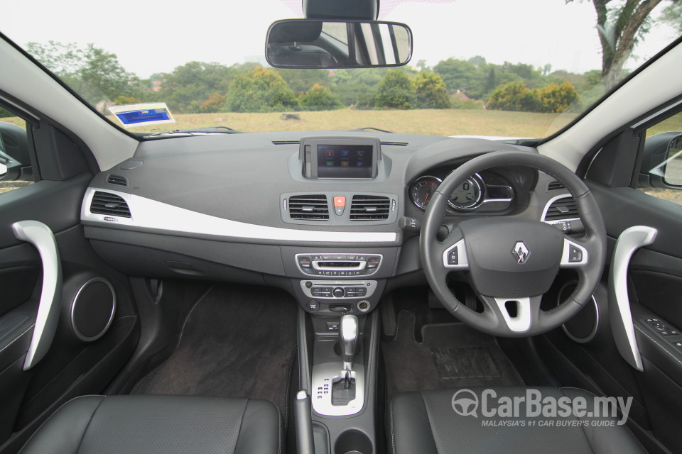 Renault Fluence Mk1 (2014) Interior