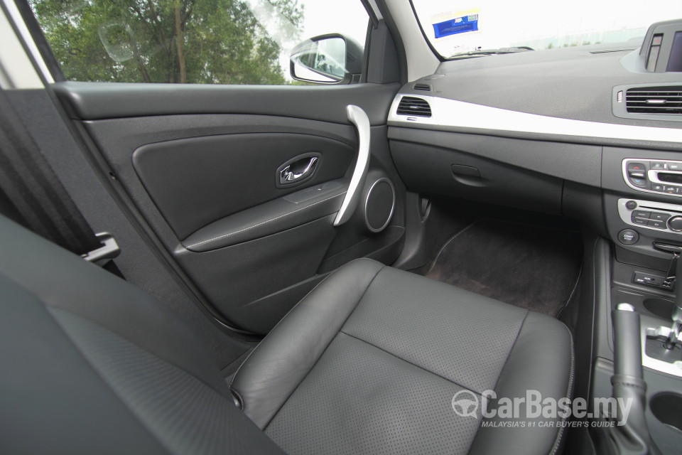 Renault Fluence Mk1 (2014) Interior