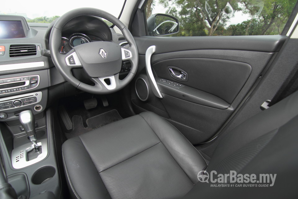 Renault Fluence Mk1 (2014) Interior
