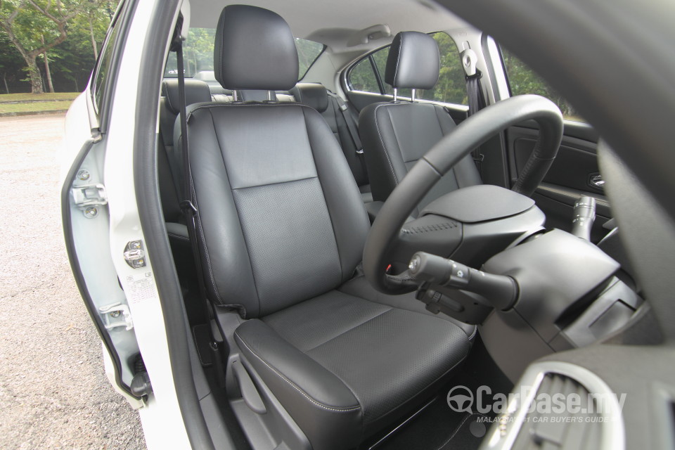 Renault Fluence Mk1 (2014) Interior