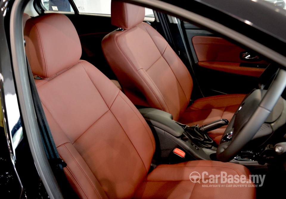 Renault Fluence Mk1 (2014) Interior