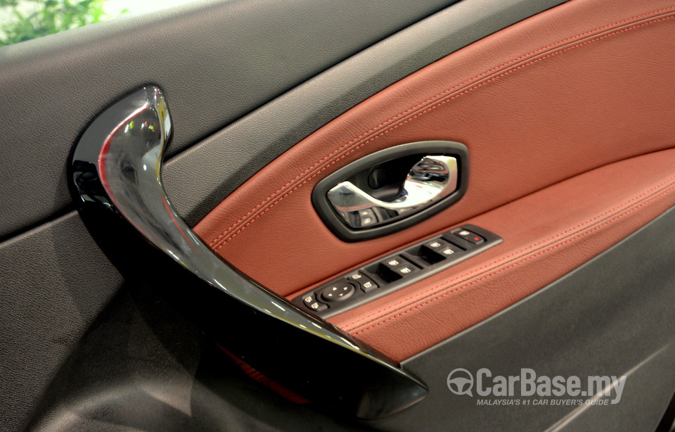 Renault Fluence Mk1 (2014) Interior