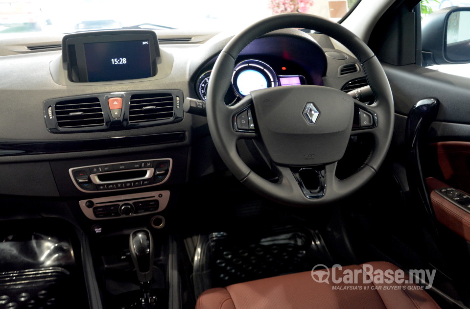 Renault Fluence Mk1 (2014) Interior