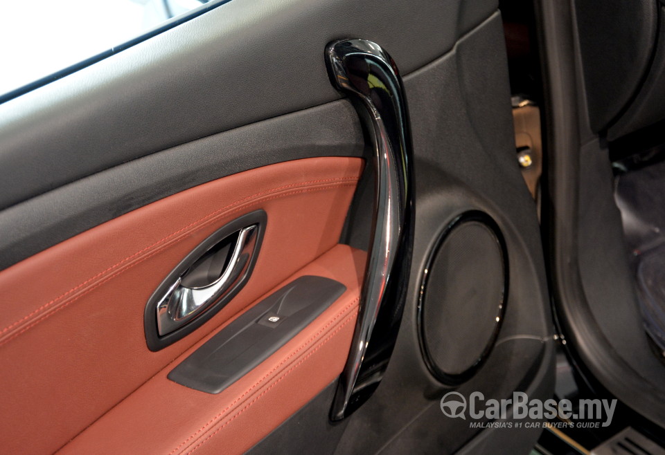Renault Fluence Mk1 (2014) Interior