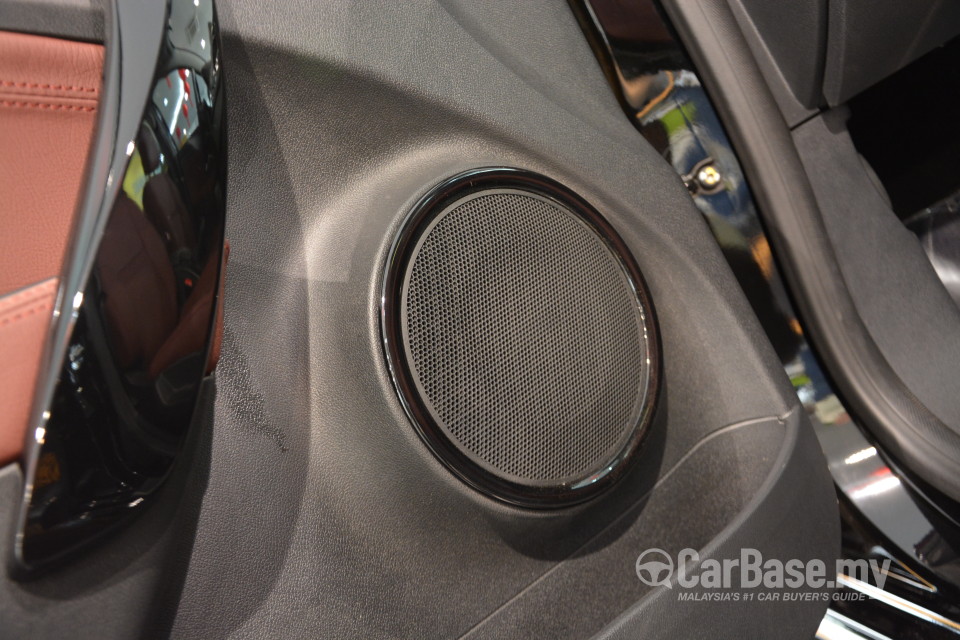 Renault Fluence Mk1 (2014) Interior