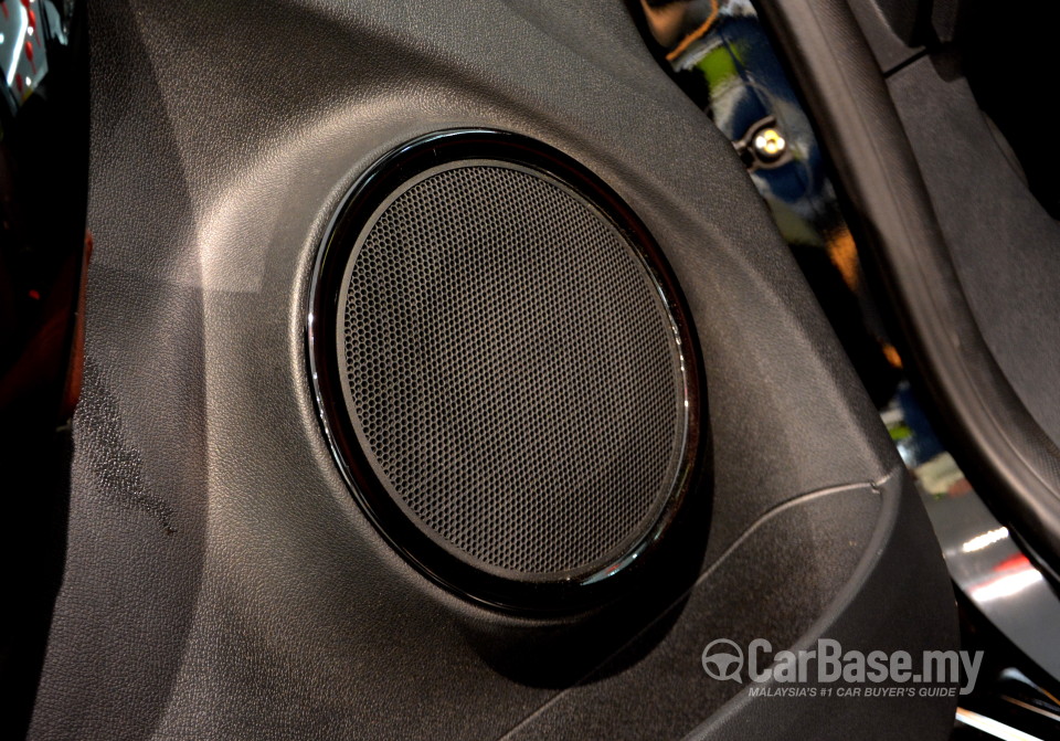 Renault Fluence Mk1 (2014) Interior