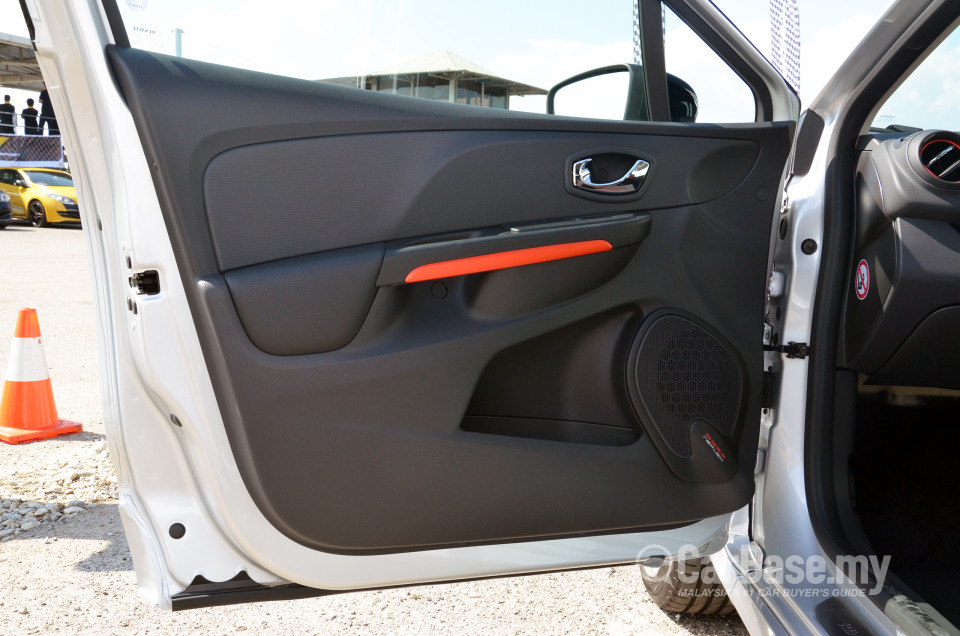 Renault Clio RS Mk4 (2014) Interior