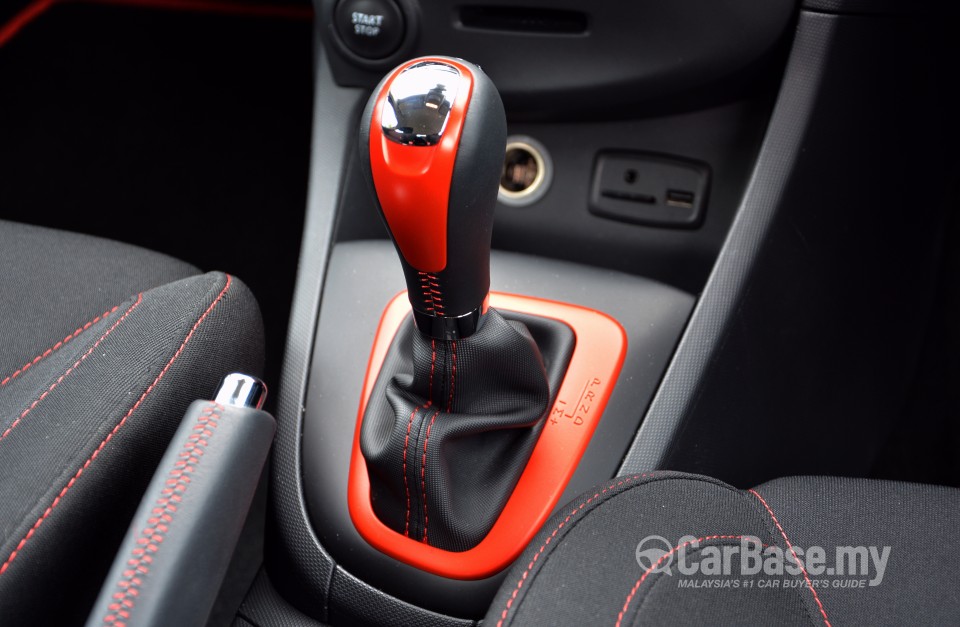 Renault Clio RS Mk4 (2014) Interior