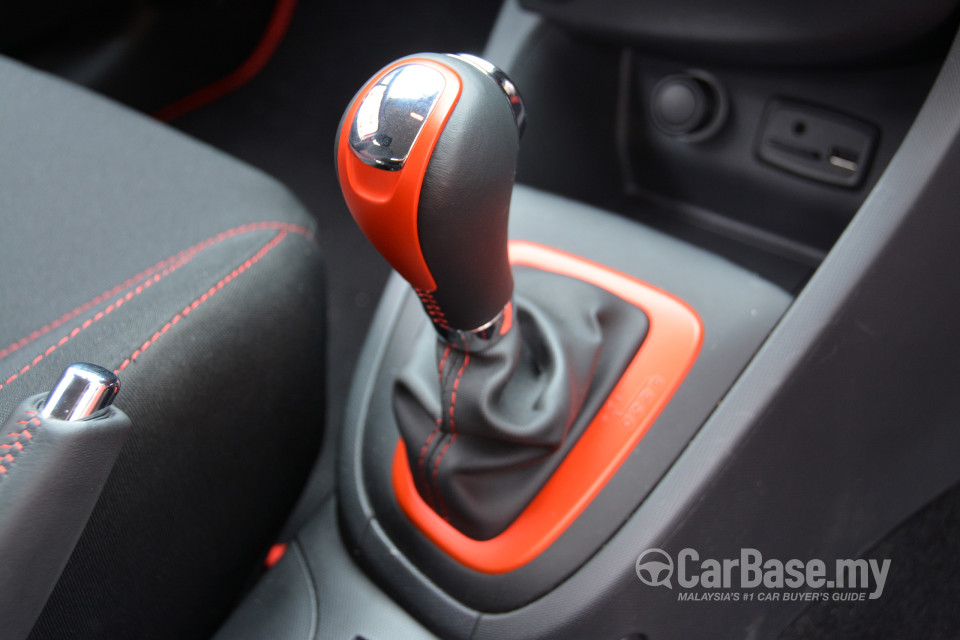 Renault Clio RS Mk4 (2014) Interior