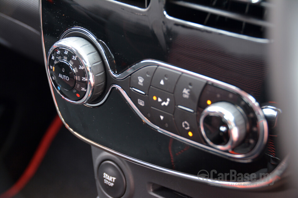 Nissan Navara D23 Facelift (2021) Interior