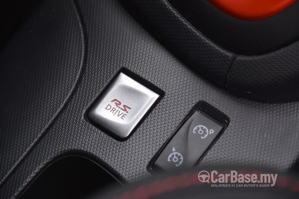 Renault Clio RS Mk4 (2014) Interior