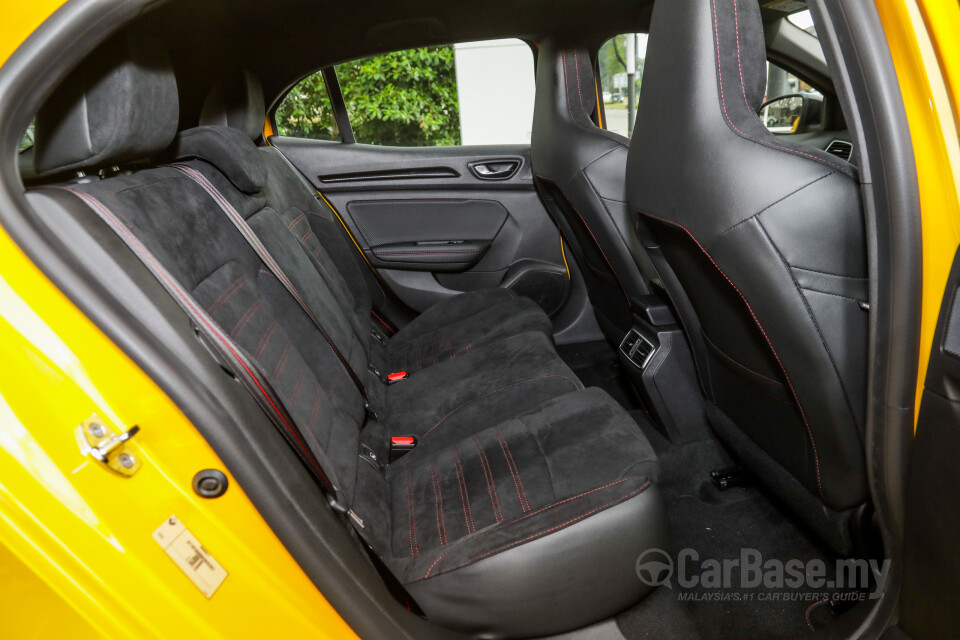 Toyota Innova AN140 (2016) Interior