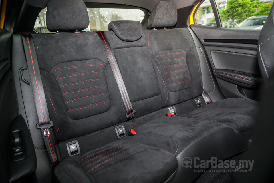 Perodua Aruz D38L (2019) Interior