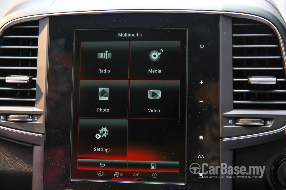 Renault Koleos Mk2 (2016) Interior