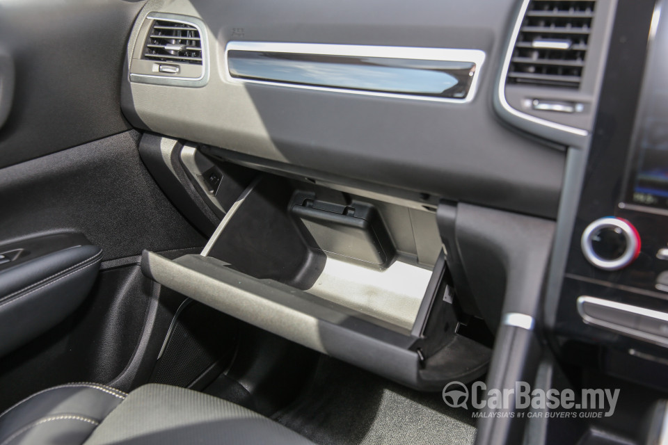 Renault Koleos Mk2 (2016) Interior