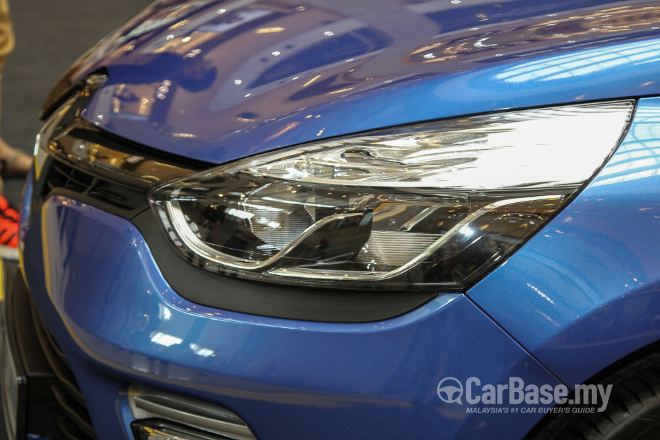 Renault Clio Mk4 (2015) Exterior