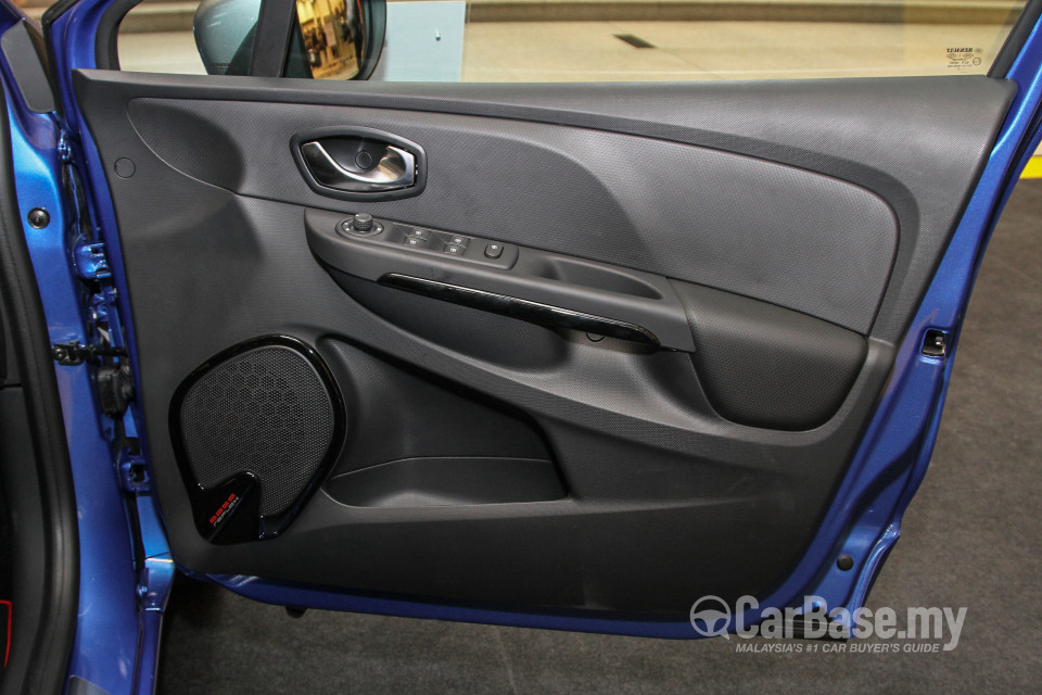 Renault Clio Mk4 (2015) Interior