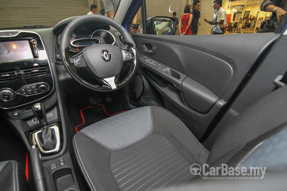 Renault Clio Mk4 (2015) Interior
