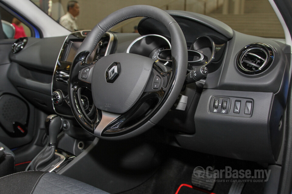 Proton Perdana P4-90B (2016) Interior