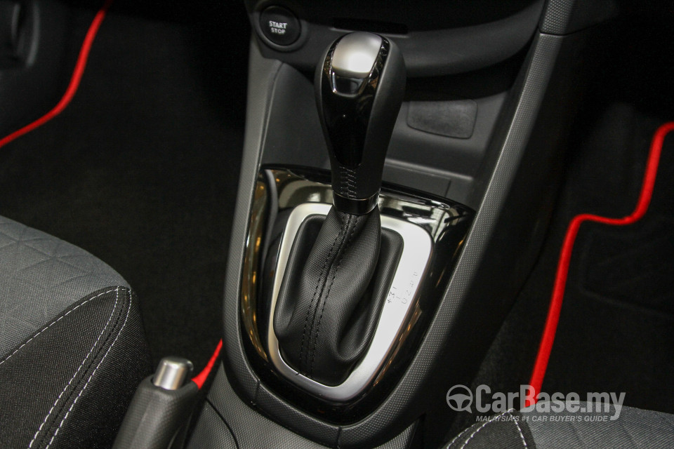 Renault Clio Mk4 (2015) Interior