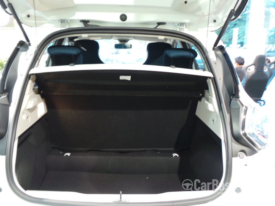 Renault Zoe Mk1 (2015) Interior