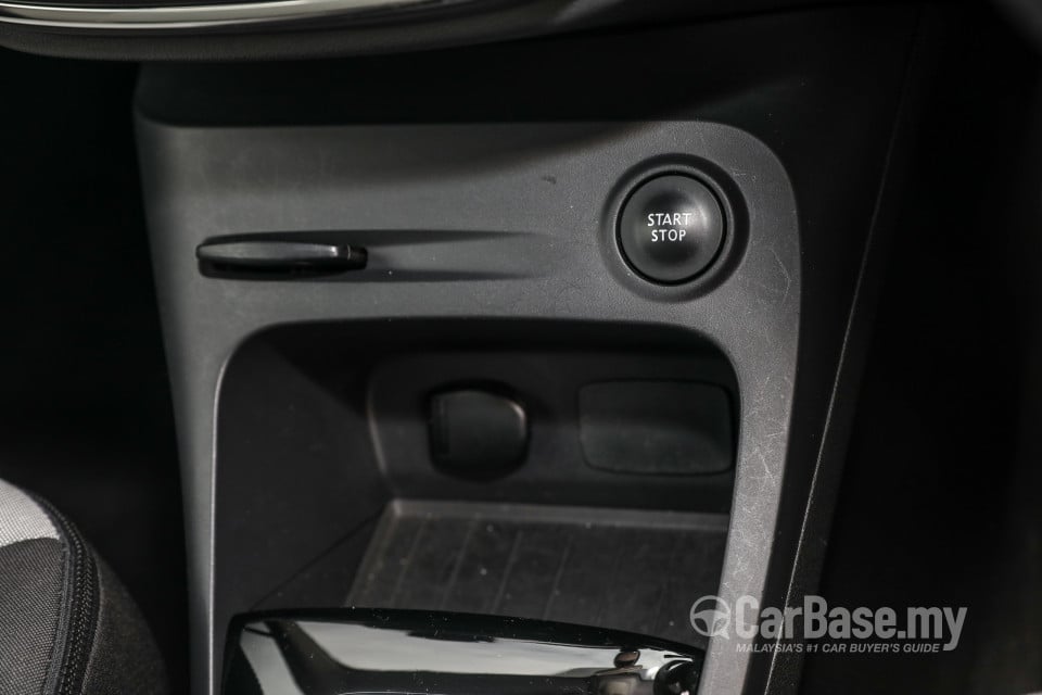Renault Captur Mk1 (2015) Interior