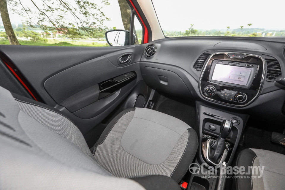 Renault Captur Mk1 (2015) Interior