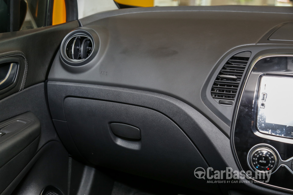 Renault Captur Mk1 Facelift (2018) Interior