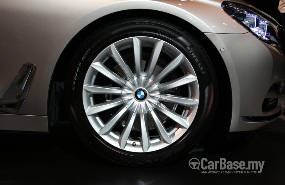 BMW 7 Series G12 (2016) Exterior