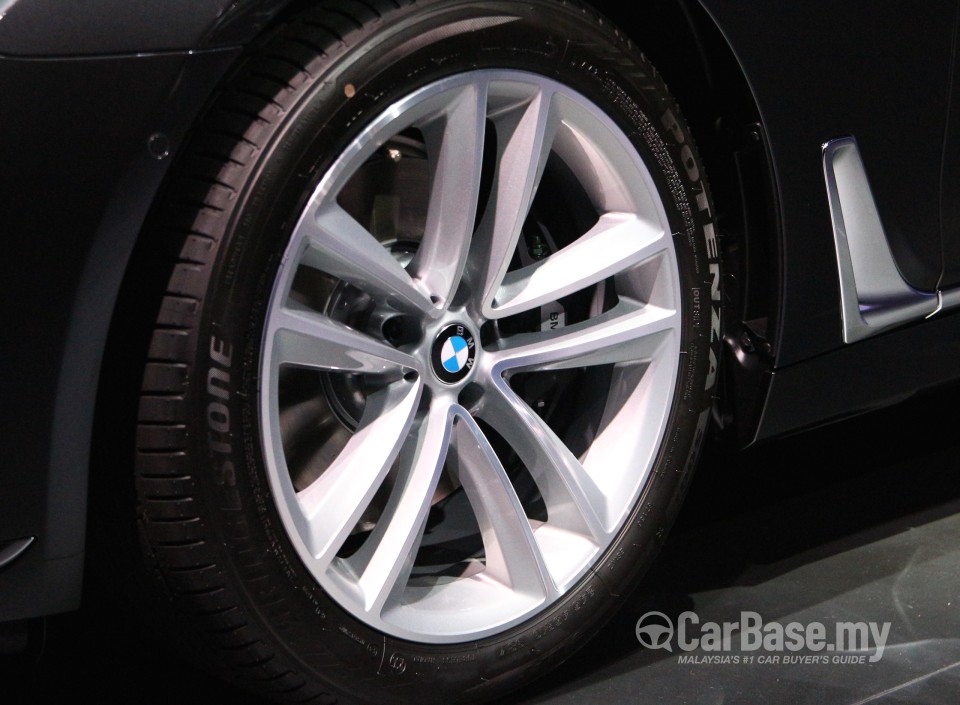 BMW 7 Series G12 (2016) Exterior